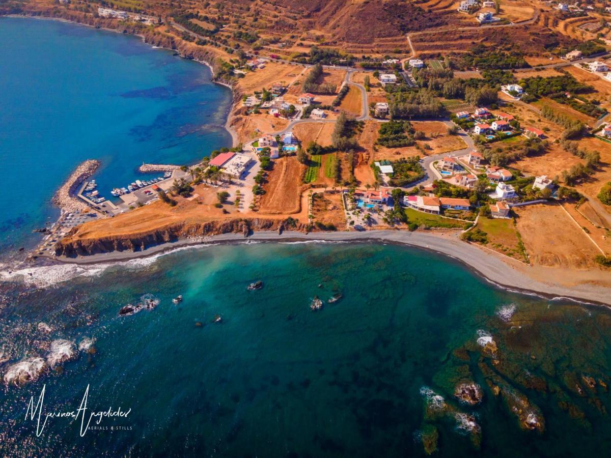 Astrofegia Beachfront Villa بوموس المظهر الخارجي الصورة
