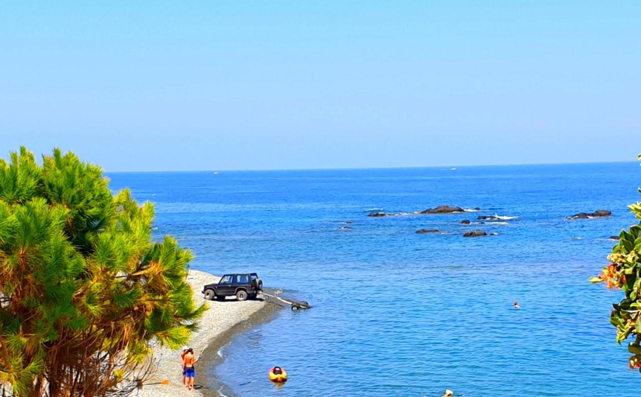 Astrofegia Beachfront Villa بوموس المظهر الخارجي الصورة