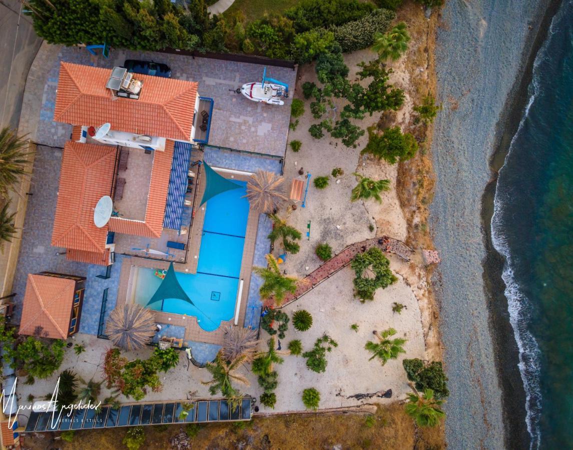 Astrofegia Beachfront Villa بوموس المظهر الخارجي الصورة