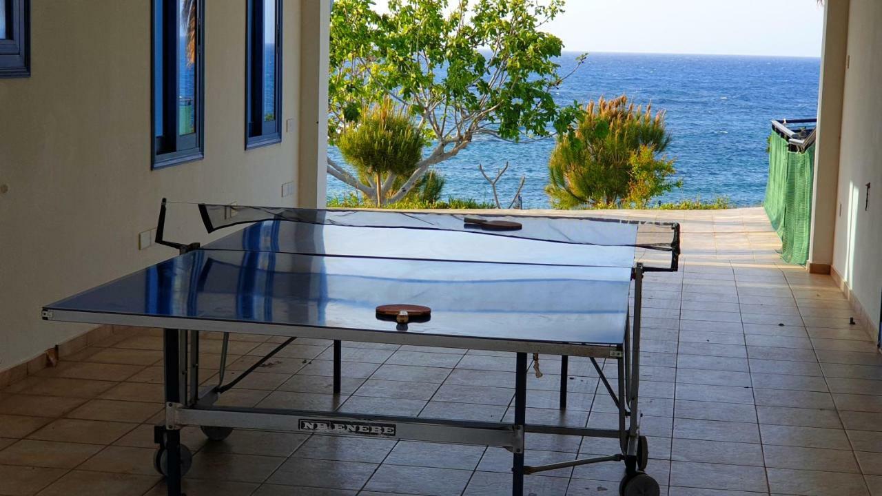 Astrofegia Beachfront Villa بوموس المظهر الخارجي الصورة