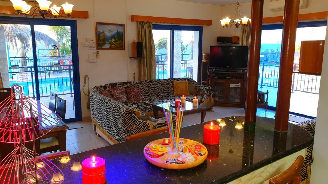 Astrofegia Beachfront Villa بوموس المظهر الخارجي الصورة