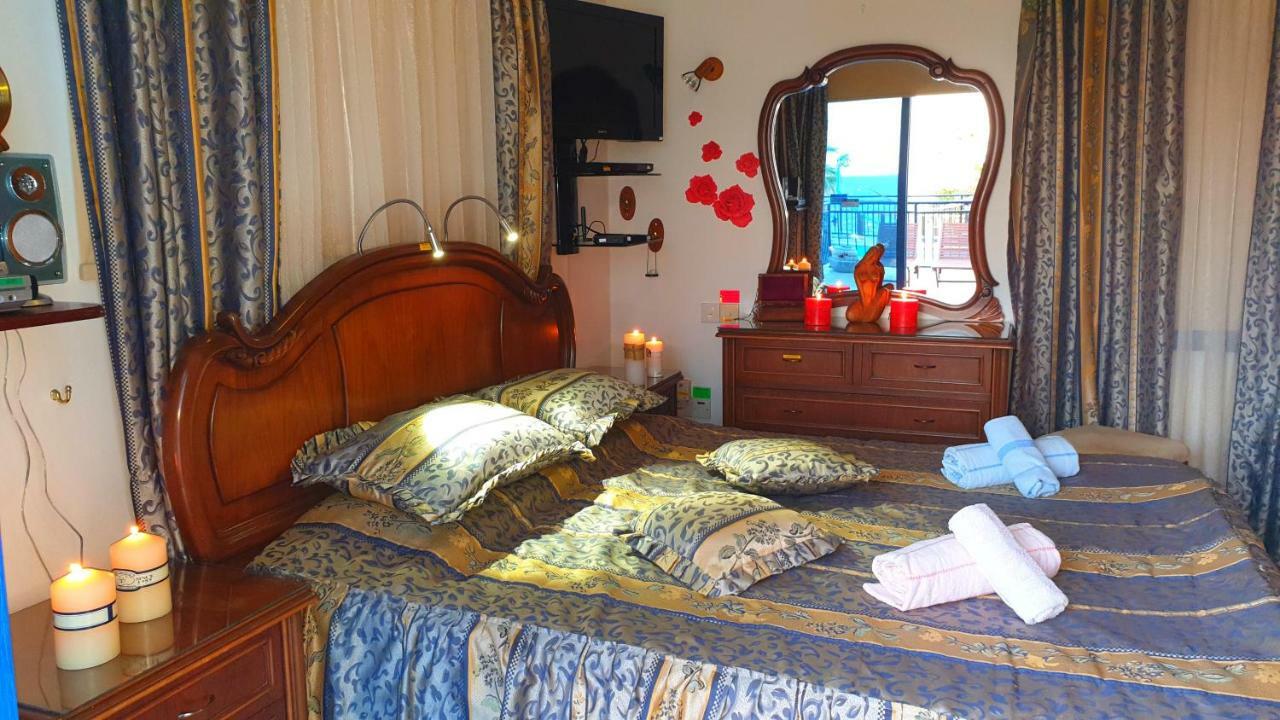 Astrofegia Beachfront Villa بوموس المظهر الخارجي الصورة