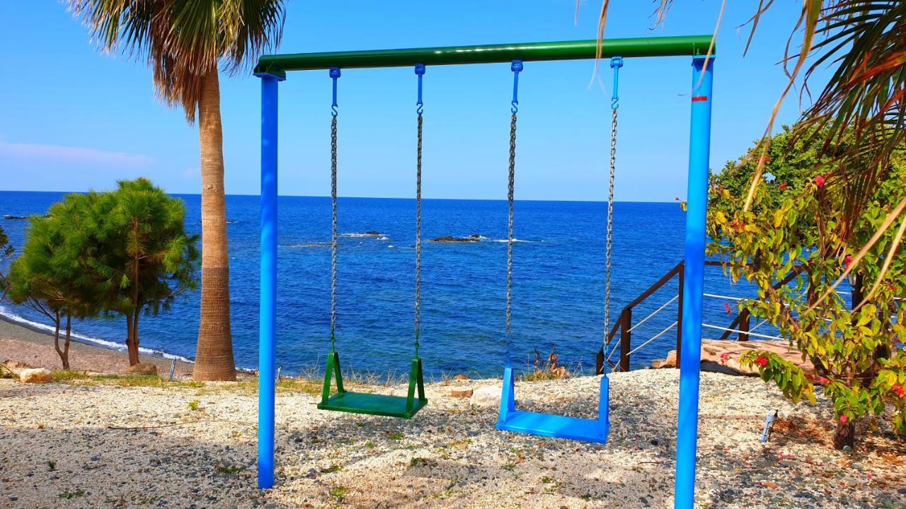 Astrofegia Beachfront Villa بوموس المظهر الخارجي الصورة