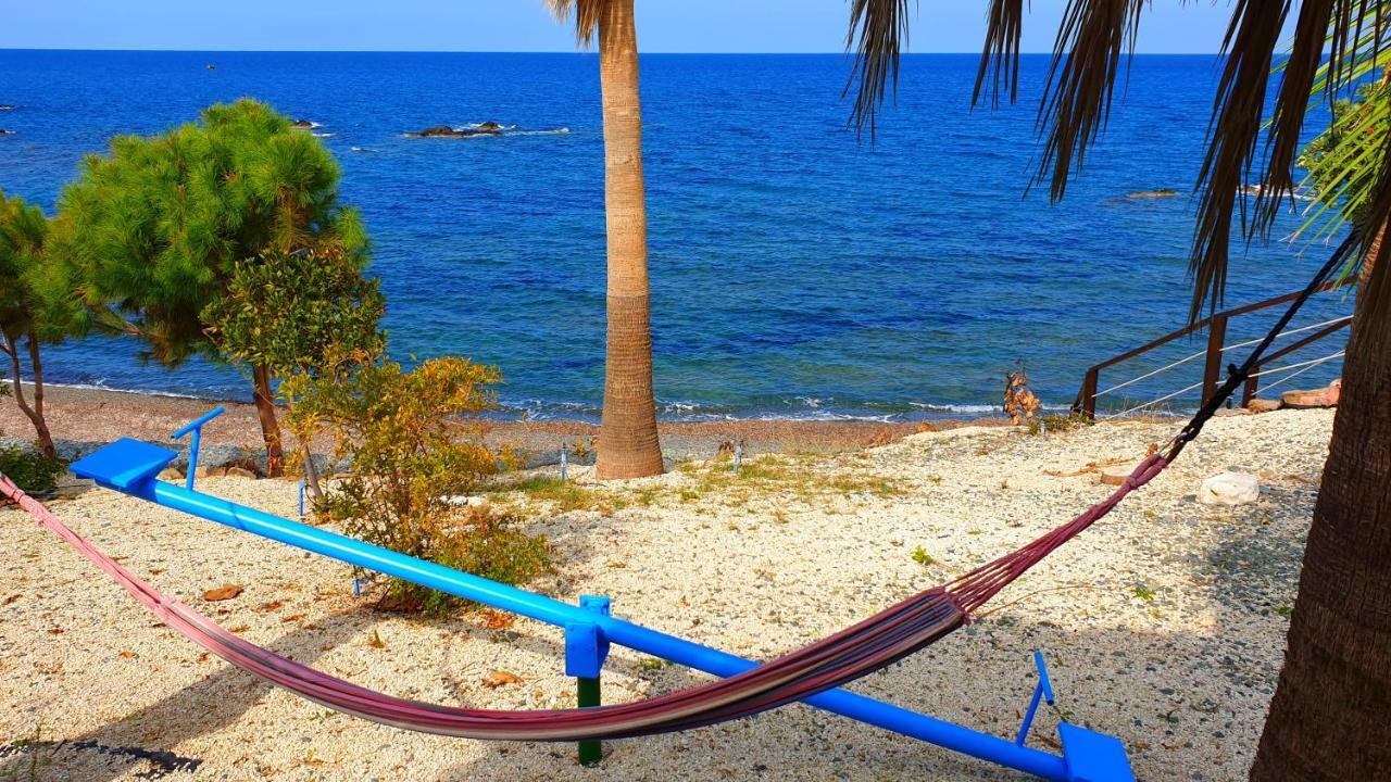 Astrofegia Beachfront Villa بوموس المظهر الخارجي الصورة